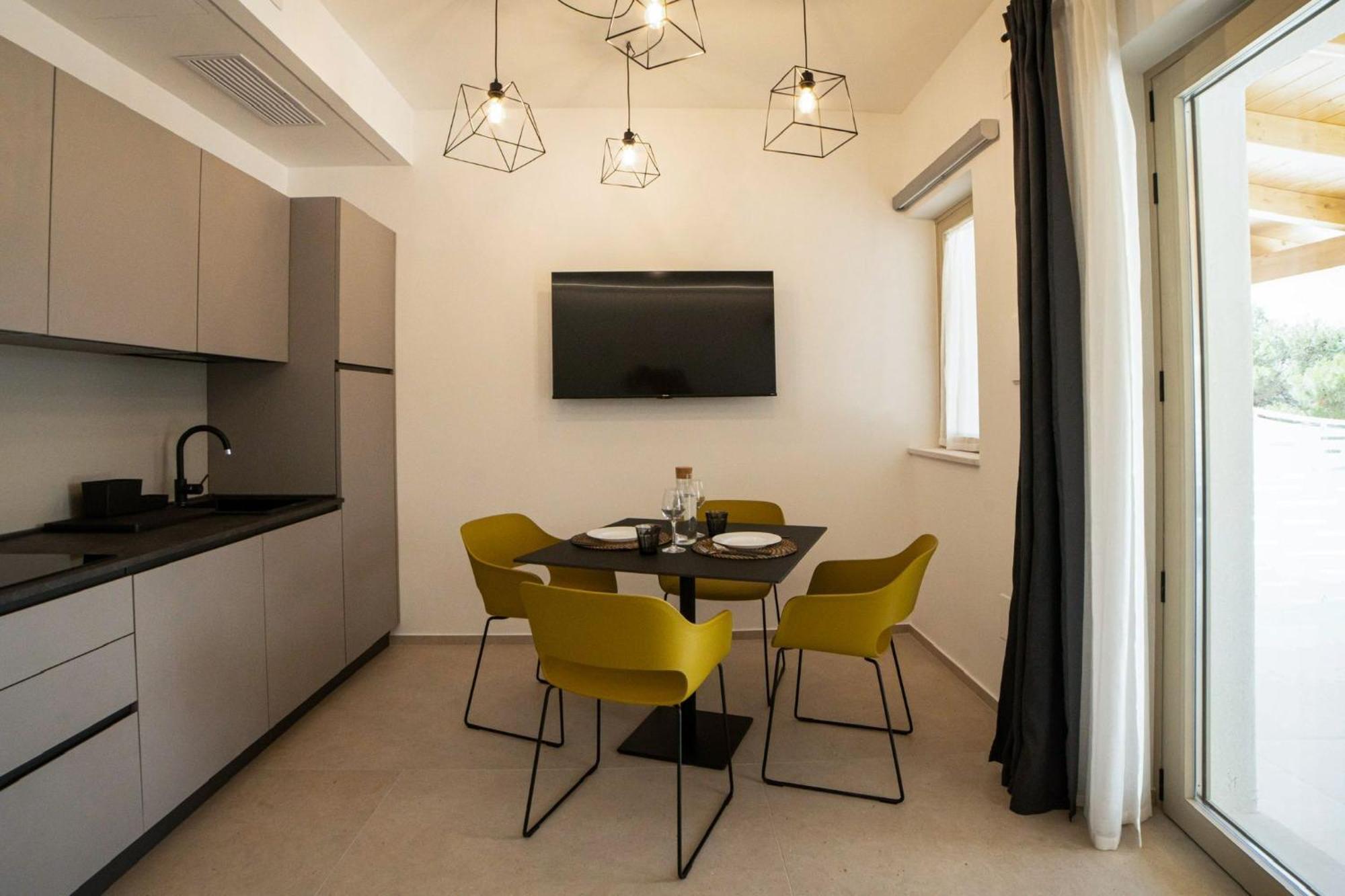 Aura Apartments Mattinata Buitenkant foto